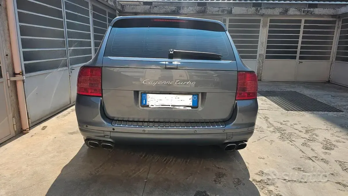 Usata Porsche Cayenne Turbo 340 CV (250 kW) 2005 Grigio SUV