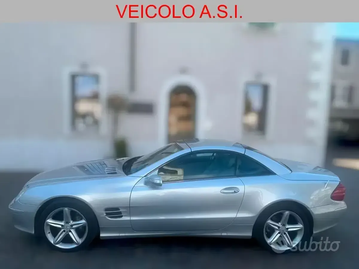 Usata Mercedes SL500 306 CV (225 kW) 2004 Grigio Cabrio