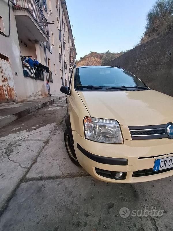 Usata Fiat Panda 75 CV (55 kW) 2004 Giallo Utilitaria
