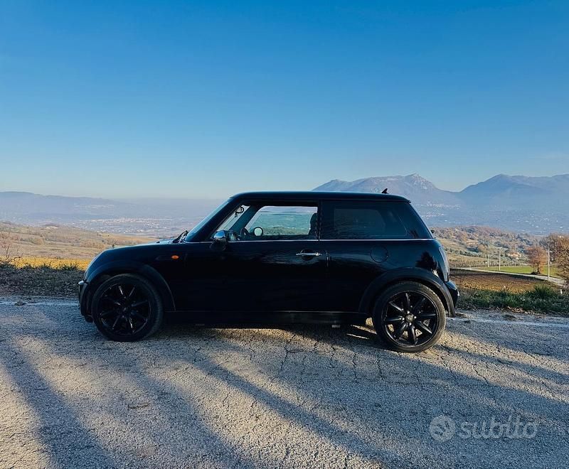 Usata Mini ONE 90 CV (66 kW) 2002 Nero Utilitaria