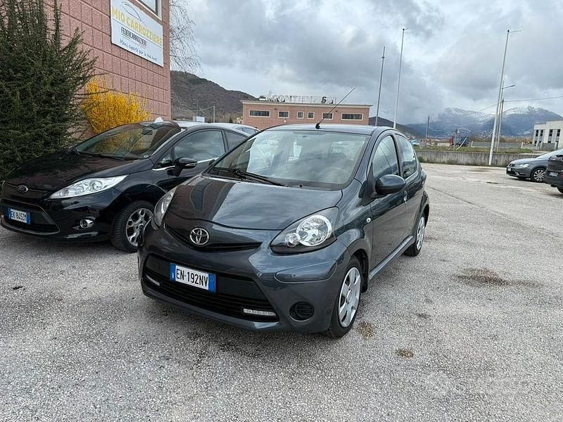 Usata Toyota Aygo 68 CV (50 kW) 2012 Utilitaria