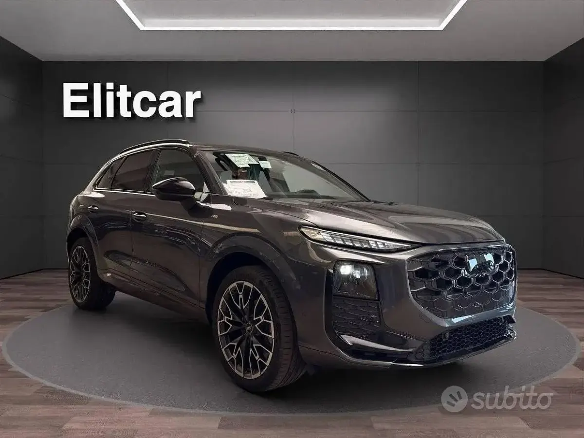 Nuova Audi Q3 S-Line 150 CV (110 kW) 2026 Grigio SUV