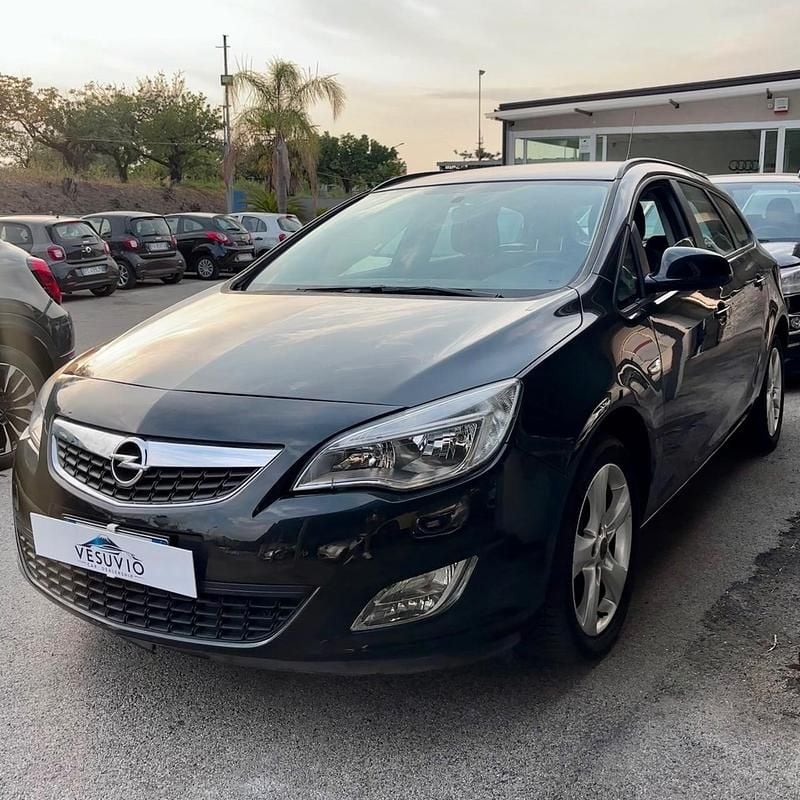 Usata Opel Astra 110 CV (80 kW) 2014 Nero Station wagon