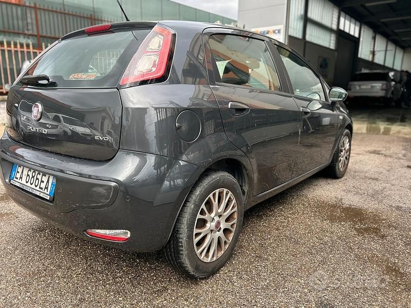 Usata Fiat Punto Evo Emotion 105 CV (77 kW) 2010 Grigio Utilitaria