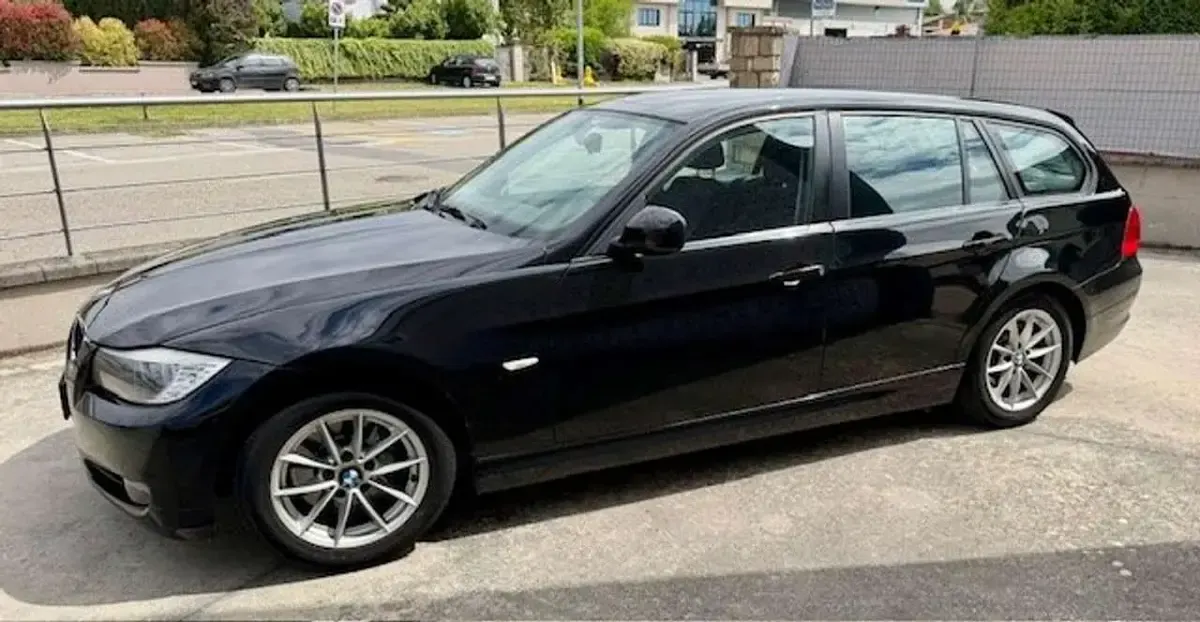 Usata BMW 318 143 CV (105 kW) 2009 Nero Station wagon