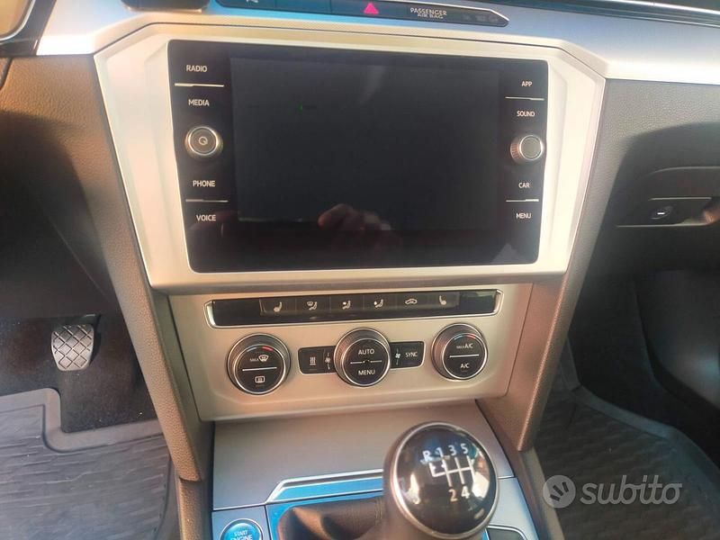 Usata VW Passat 150 CV (110 kW) 2019 Bianco Station wagon