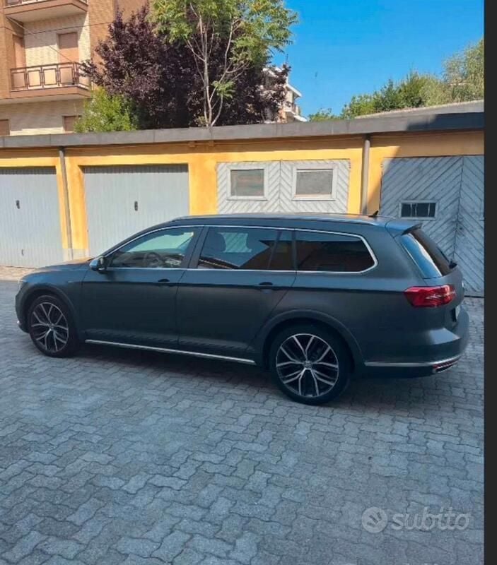 Usata VW Passat Alltrack 190 CV (139 kW) 2018 Grigio Station wagon