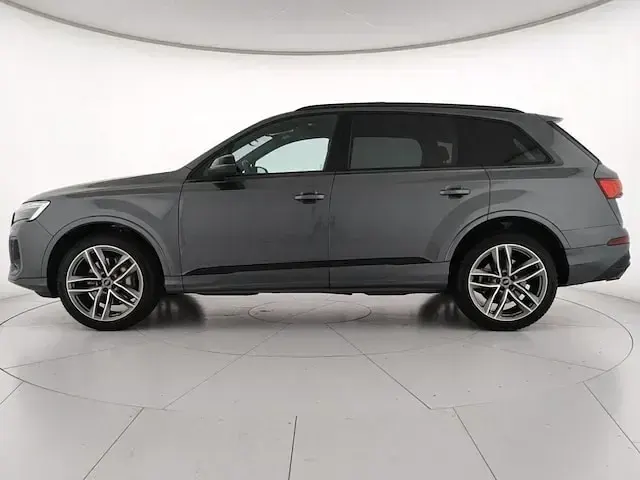 Usata Audi Q7 S-Line 286 CV (210 kW) 2024 Grigio daytona SUV