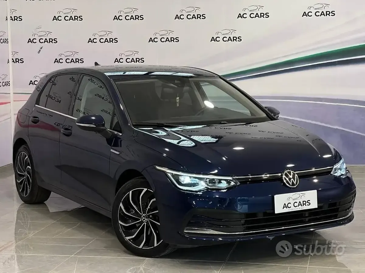 Usata VW Golf VIII Style 131 CV (96 kW) 2022 Bluazzurro Berlina