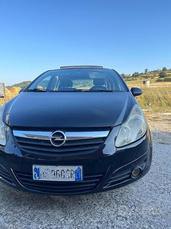 Usata Opel Corsa 90 CV (66 kW) 2007 Nero Utilitaria