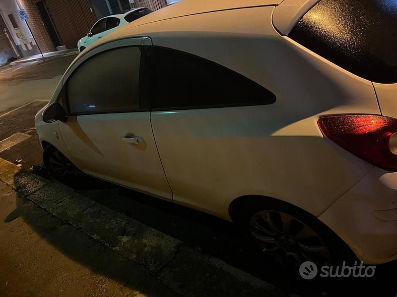 Usata Opel Corsa 2010 Bianco Berlina