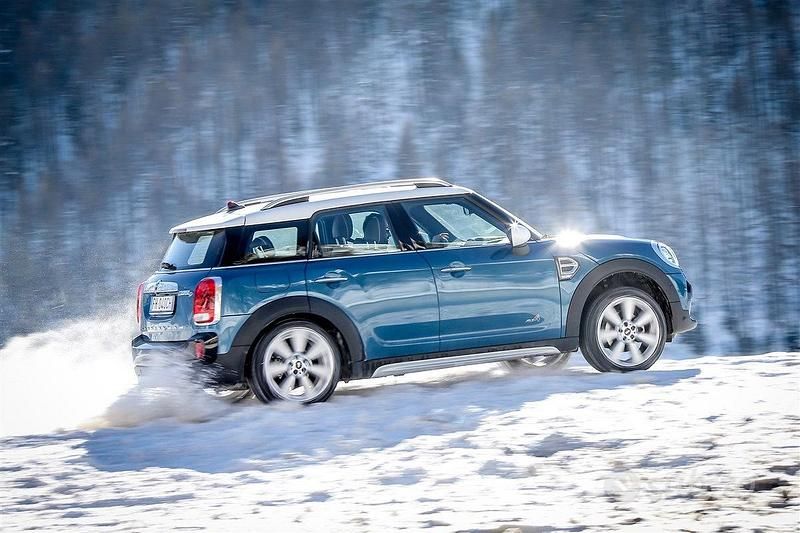 Usata Mini Cooper D Countryman Business 150 CV (110 kW) 2018 Grigio SUV