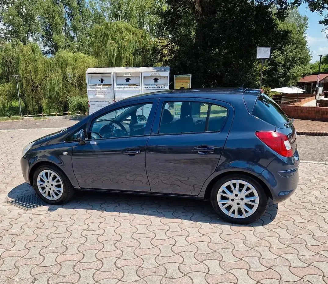 Usata Opel Corsa 80 CV (58 kW) 2009 Bluazzurro Utilitaria