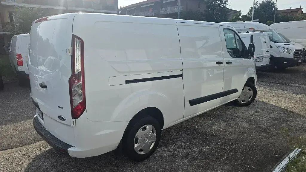Usata Ford Transit Custom Trend 131 CV (96 kW) 2018 Bianco / pastello Berlina