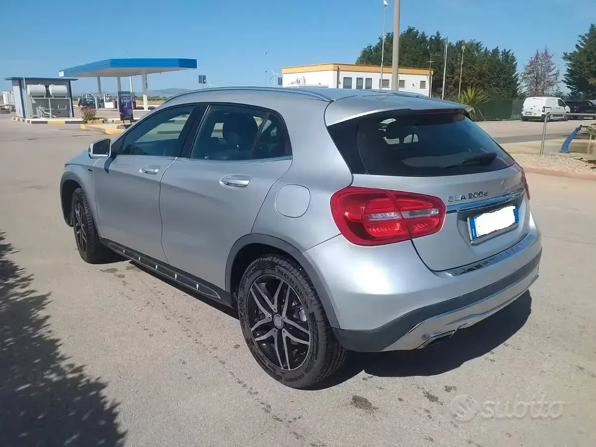 Usata Mercedes GLA200 136 CV (100 kW) 2018 SUV