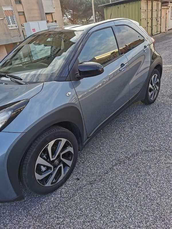 Usata Toyota Aygo X Trend 72 CV (52 kW) 2025 Blu/azzurro SUV