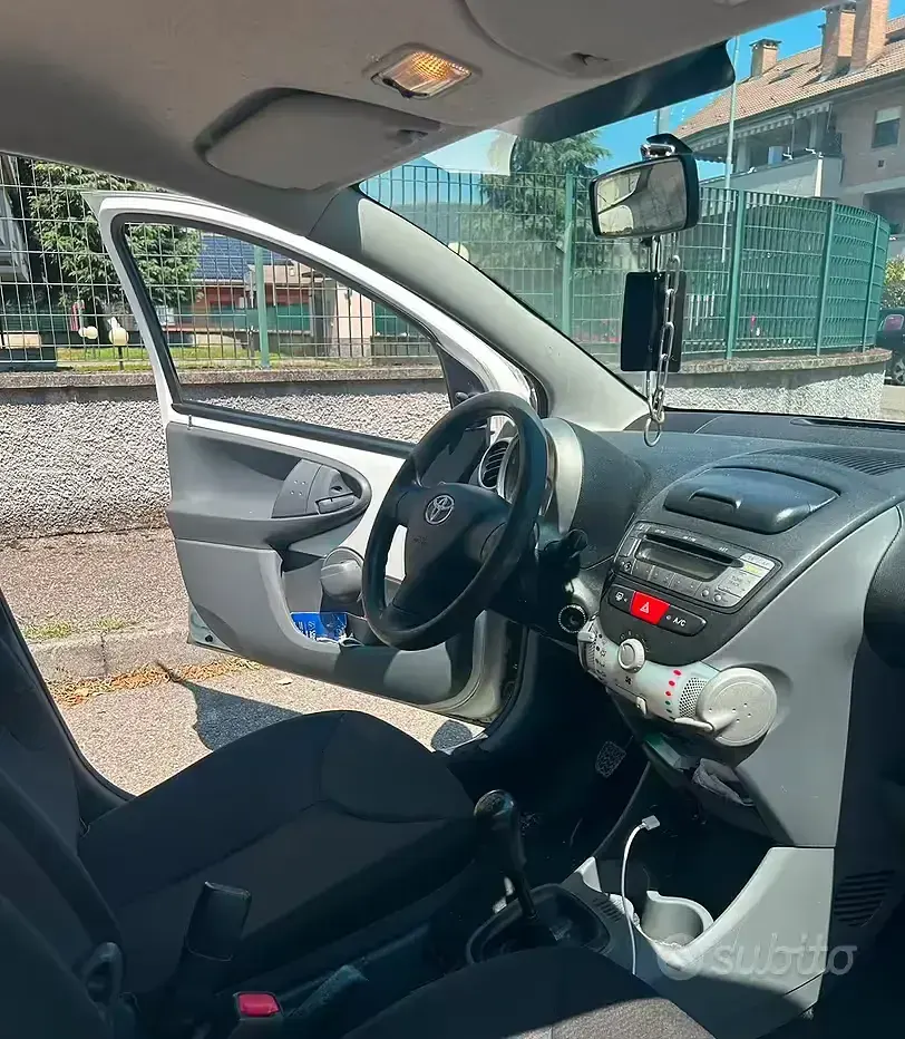 Usata Toyota Aygo 68 CV (50 kW) 2010 Bianco Utilitaria