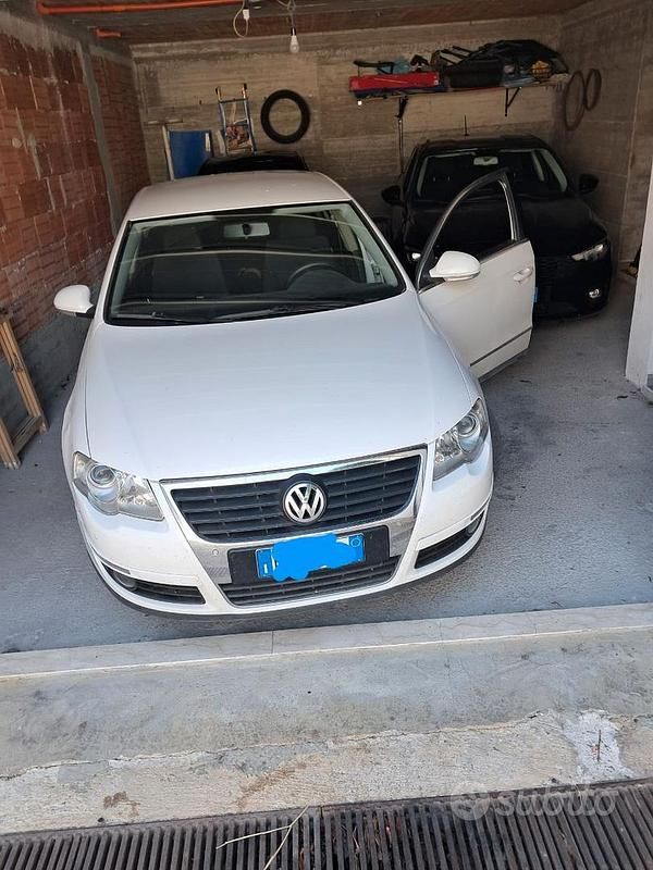Usata VW Passat 102 CV (75 kW) 2010 Bianco Berlina