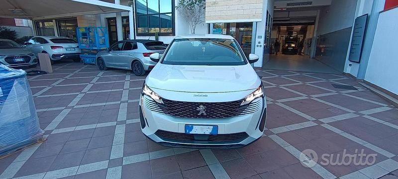 Usata Peugeot 3008 Active 130 CV (95 kW) 2021 Bianco SUV