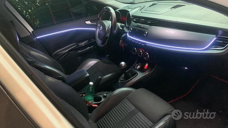 Bianco Usata 2010 Alfa Romeo Giulietta Due volumi | 9000 € - Immagine 1/4