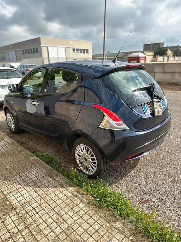 Usata Lancia Ypsilon 69 CV (50 kW) 2016 Utilitaria