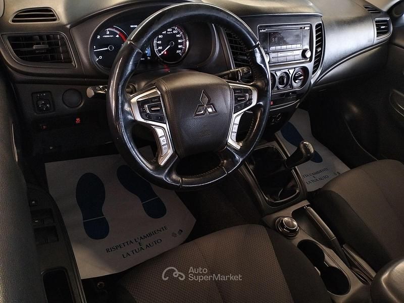 Usata Mitsubishi L200 Invite 150 CV (110 kW) 2020 Bianco Pick-up