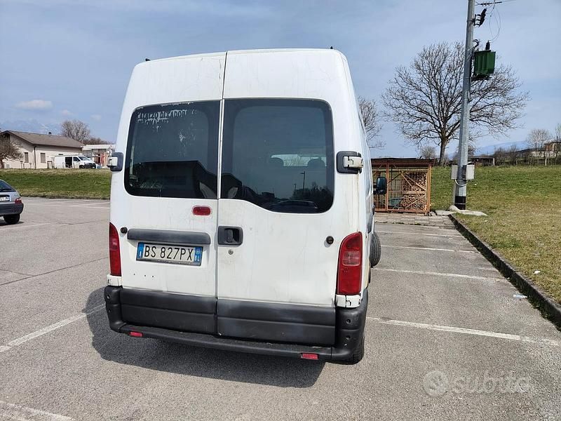 Usata Renault Master 114 CV (83 kW) 2001 Bianco Berlina