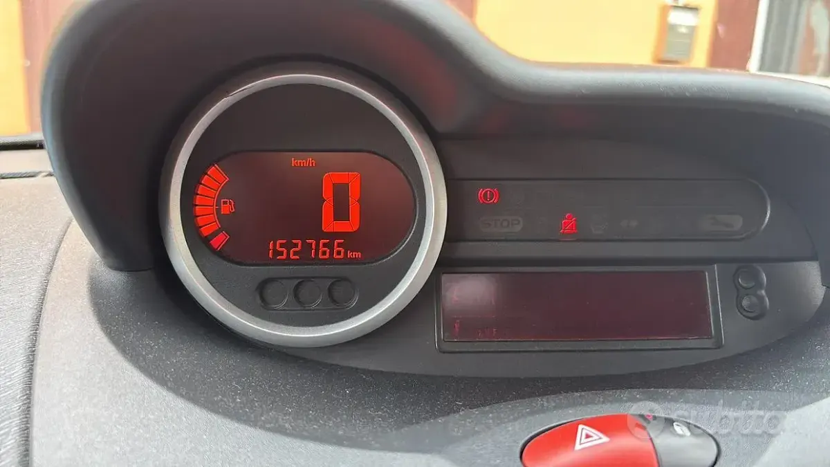 Usata Renault Twingo 75 CV (55 kW) 2007 Utilitaria