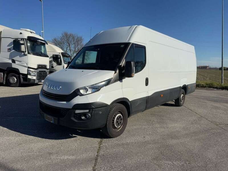 Usata Iveco Daily 136 CV (100 kW) 2018 Bianco Furgone