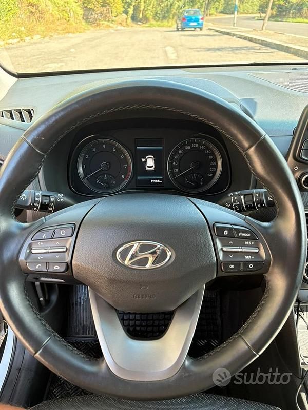 Usata Hyundai Kona 120 CV (88 kW) 2020 Bianco SUV