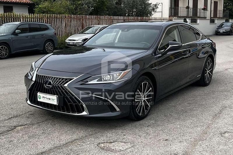 Grigio Usata 2022 Lexus ES300 Executive Line Tre volumi | 34.500 € - Immagine 1/4
