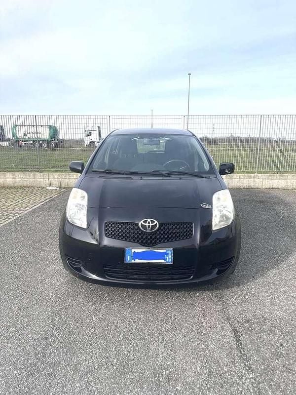 Usata Toyota Yaris Sol 87 CV (63 kW) 2006 Other Berlina