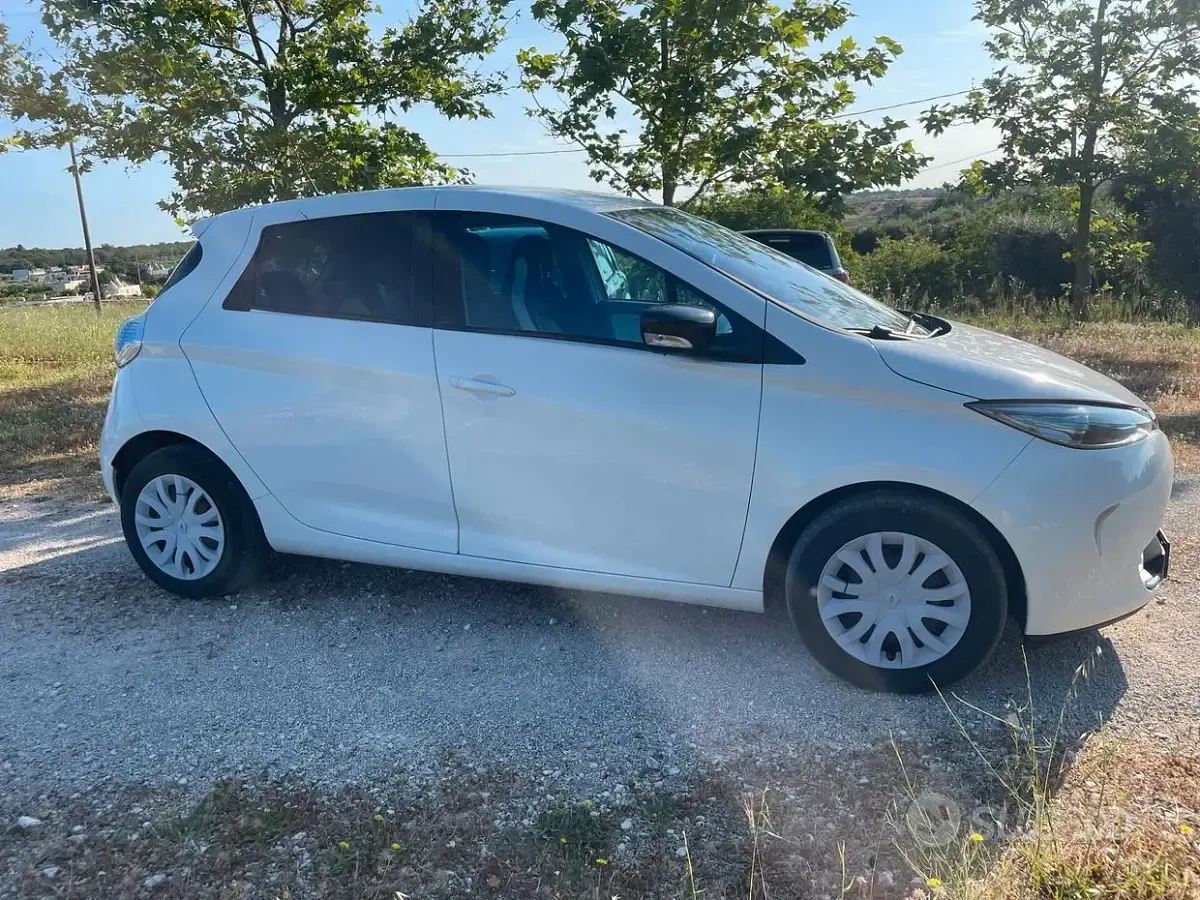 Usata Renault Zoe Zen 42 kW (58 CV) 2015 Bianco Utilitaria