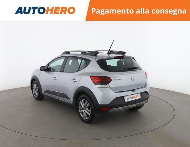 Usata Dacia Sandero Comfort 91 CV (66 kW) 2021 Argento Utilitaria