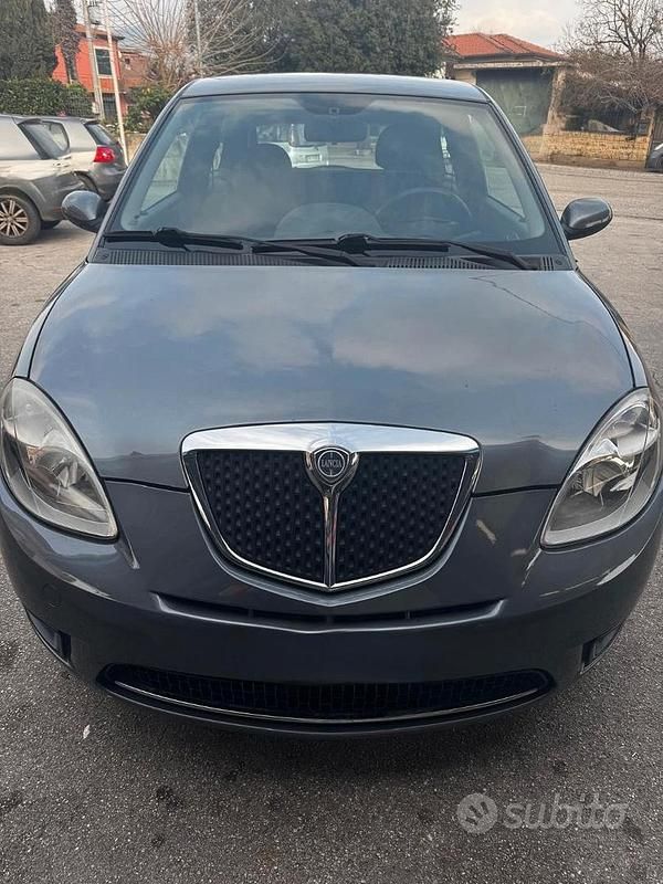Usata Lancia Ypsilon 75 CV (55 kW) 2008 Grigio Utilitaria