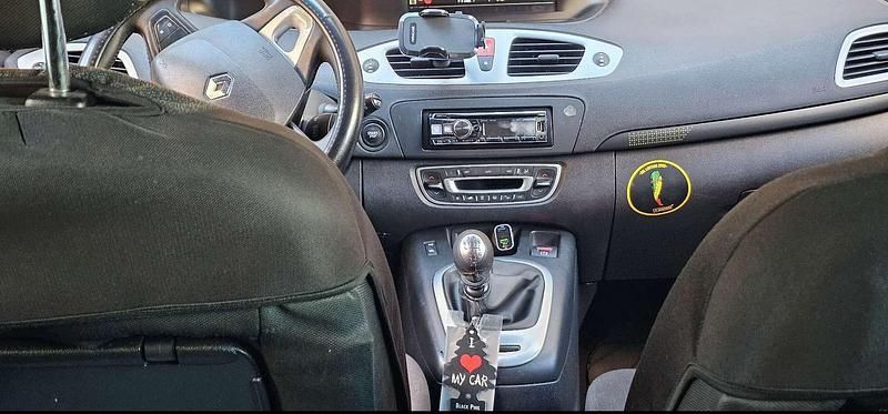 Usata Renault Grand Scénic III Dynamique 120 CV (88 kW) 2010 Monovolume