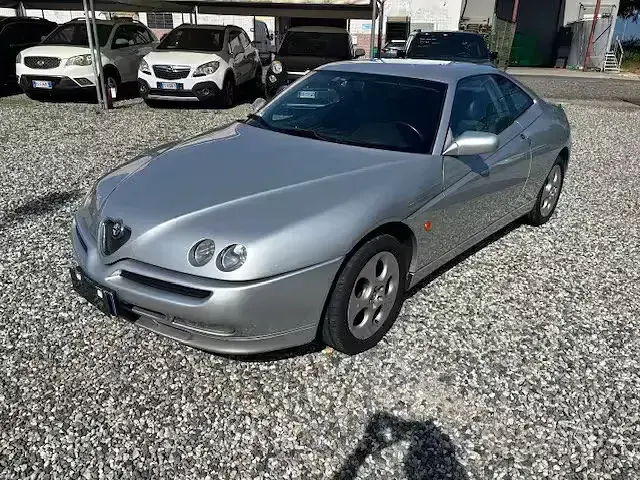 Usata Alfa Romeo GTV 144 CV (105 kW) 1999 Grigio Coupé