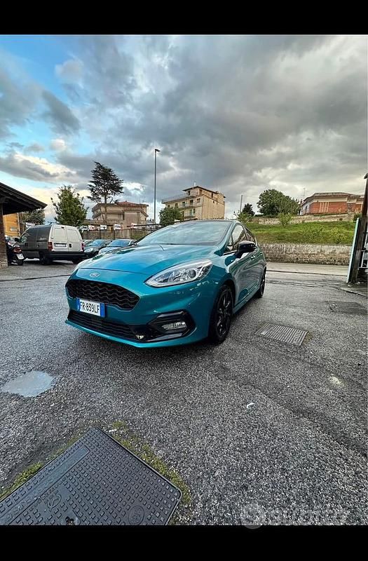 Usata Ford Fiesta 86 CV (63 kW) 2018 Blu Utilitaria