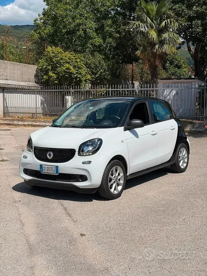 Usata Smart ForFour Superpassion 71 CV (52 kW) 2019 Bianco Utilitaria
