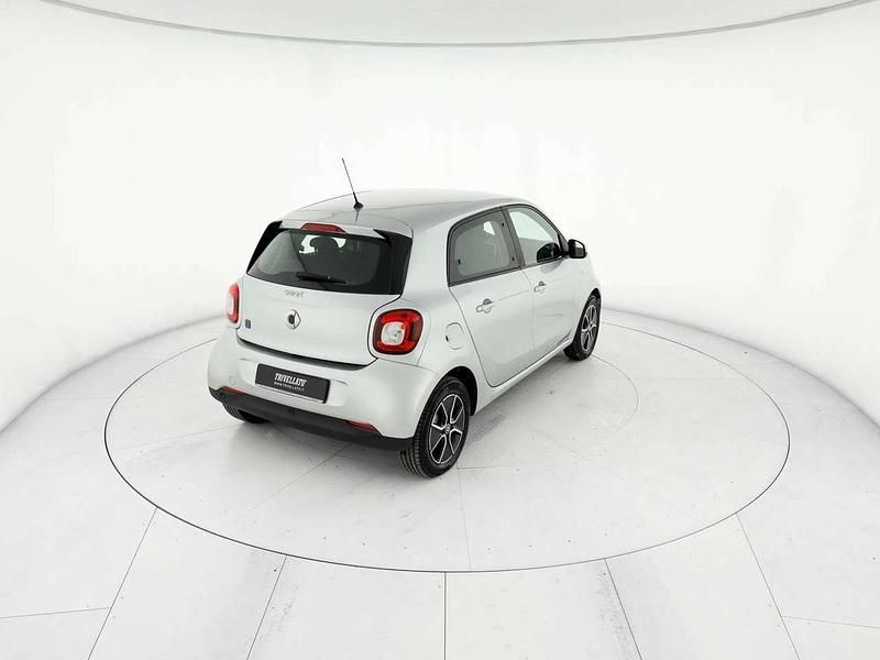 Usata Smart ForFour Electric Drive Passion 60 kW (82 CV) 2020 Grigio Berlina