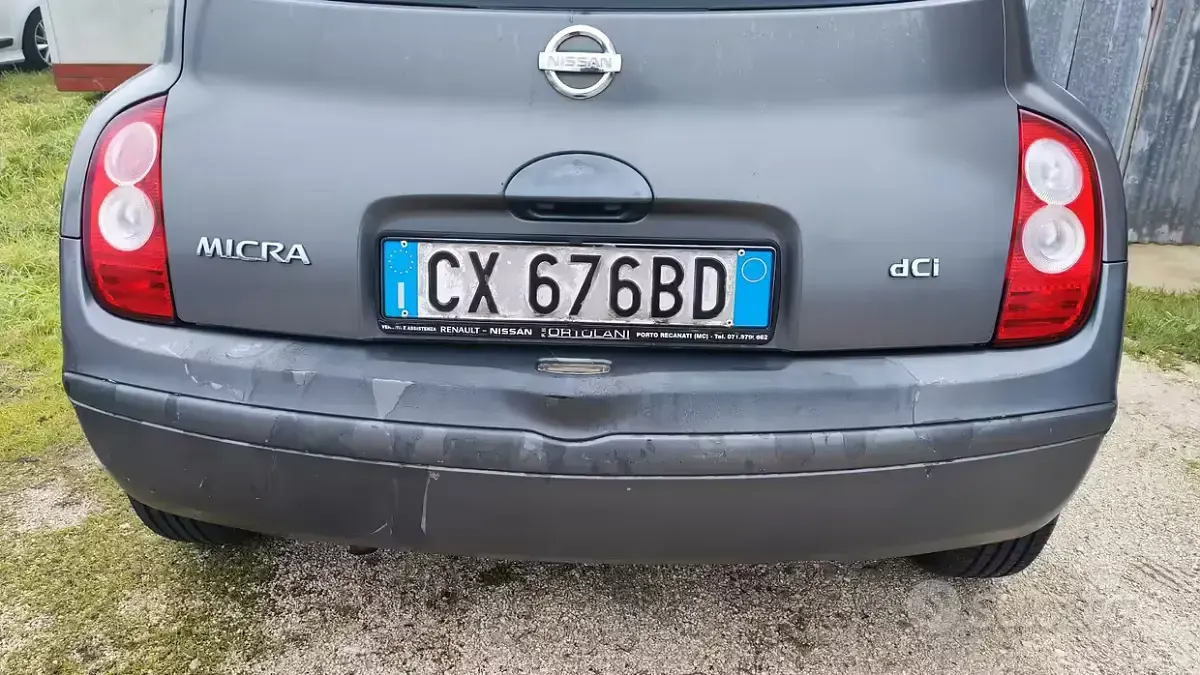 Usata Nissan Micra 65 CV (47 kW) 2005 Grigio Berlina