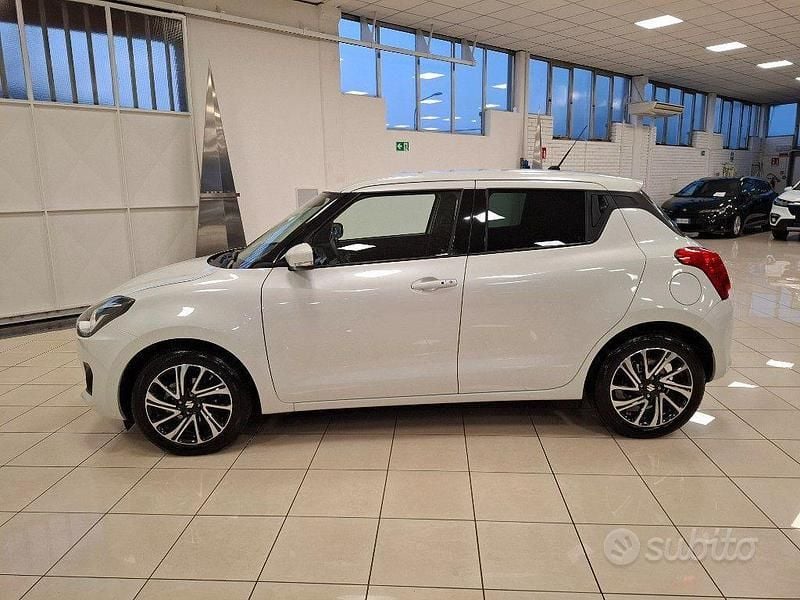 Usata Suzuki Swift 83 CV (61 kW) 2023 Bianco Utilitaria
