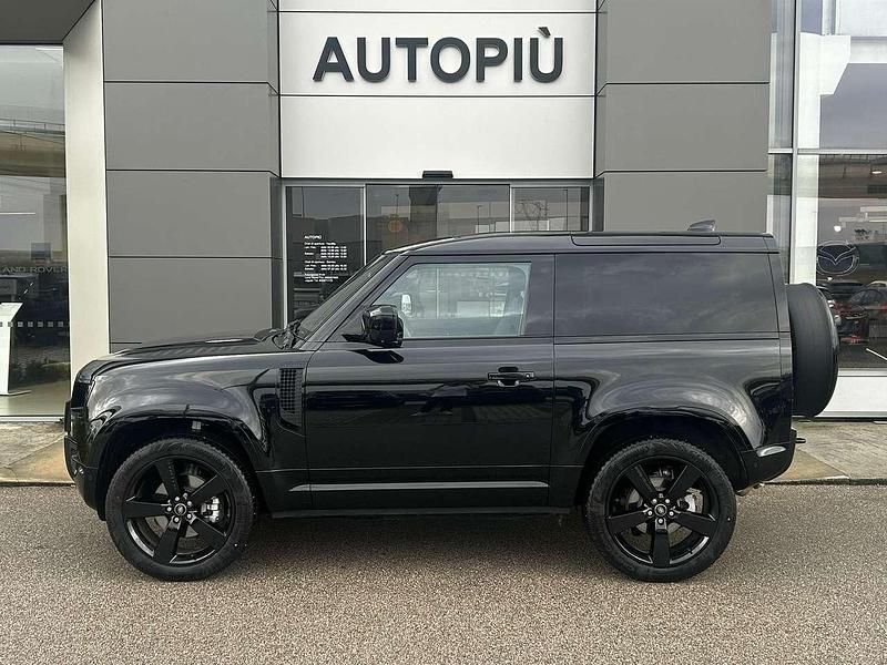 Usata Land Rover Defender HSE Dynamic 249 CV (183 kW) 2025 Santorini black SUV