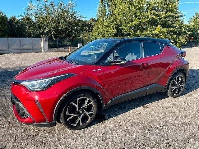 Usata Toyota C-HR Lounge 152 CV (111 kW) 2020 Rosso SUV