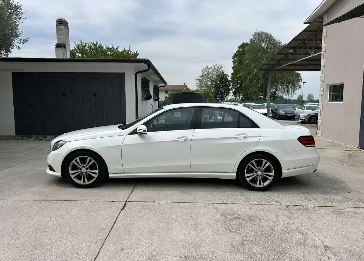 Usata Mercedes E200 136 CV (100 kW) 2014 Bianco Berlina