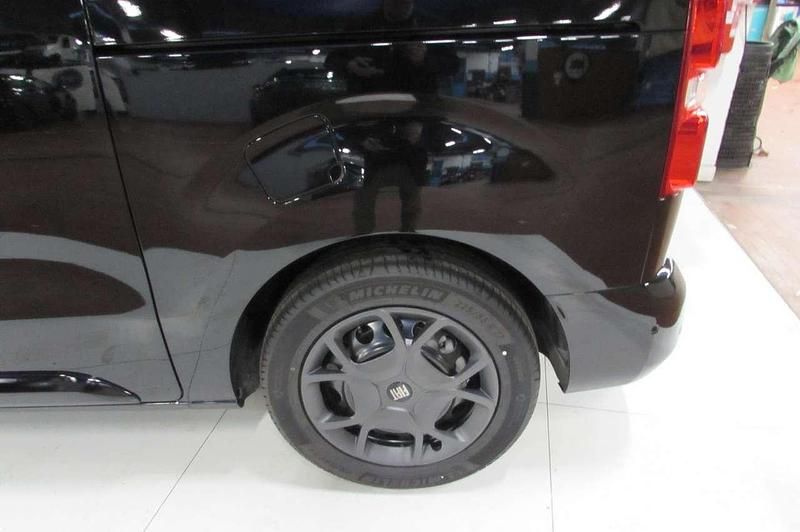 Nuova Fiat Ulysse 131 kW (179 CV) 2026 Nero Monovolume