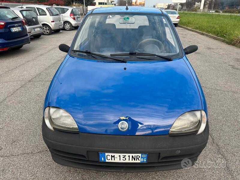 Usato 2004 Fiat 600 1.1 Benzin 54 CV (990 €)