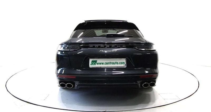 Usata Porsche Panamera Platinum Edition 462 CV (339 kW) 2022 Grigio vulcano Station wagon