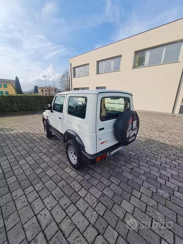 Usata Suzuki Samurai 64 CV (47 kW) 2002 Bianco SUV