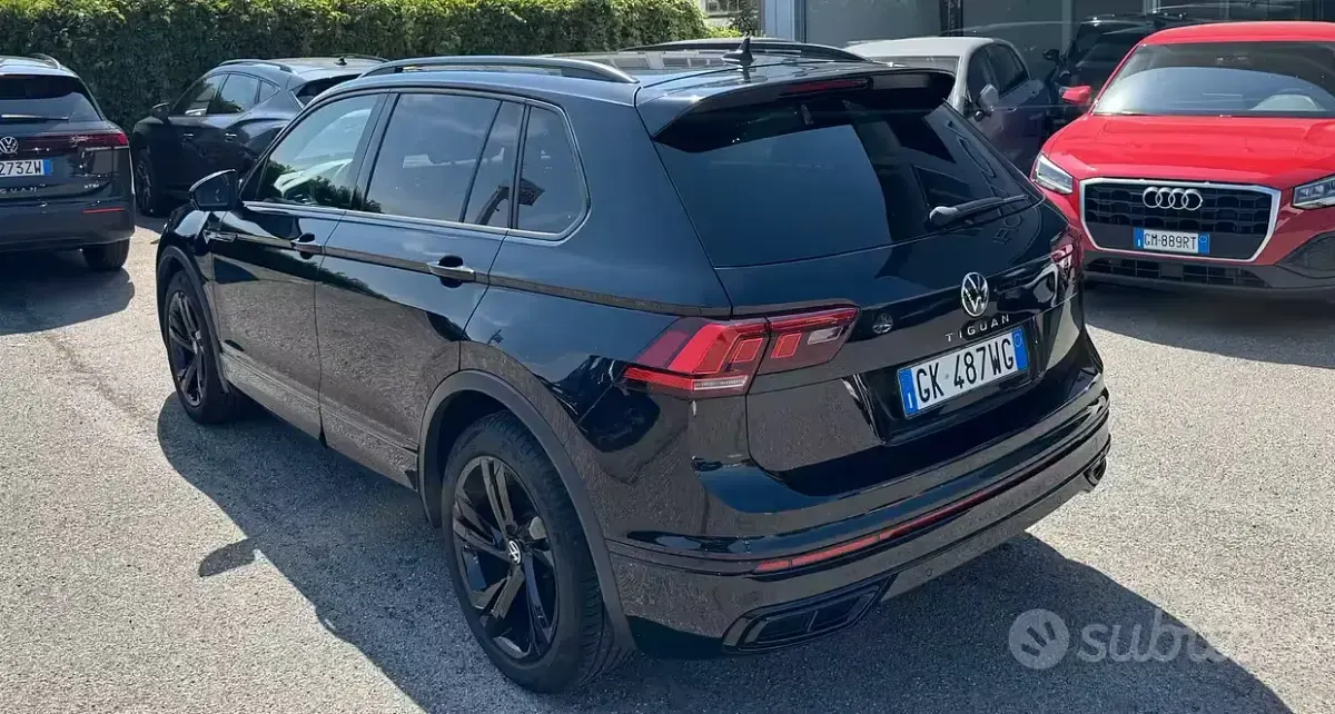 Usata VW Tiguan R-line 150 CV (110 kW) 2022 Nero SUV